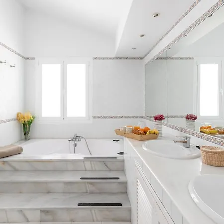 243-fully Renovated-puerto Banus Front Line Penthouse Apartman