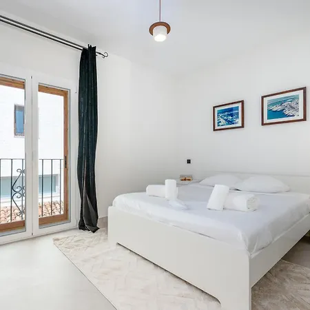 Daire 243-fully Renovated-puerto Banus Front Line Penthouse