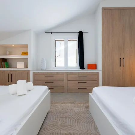 Daire 243-fully Renovated-puerto Banus Front Line Penthouse