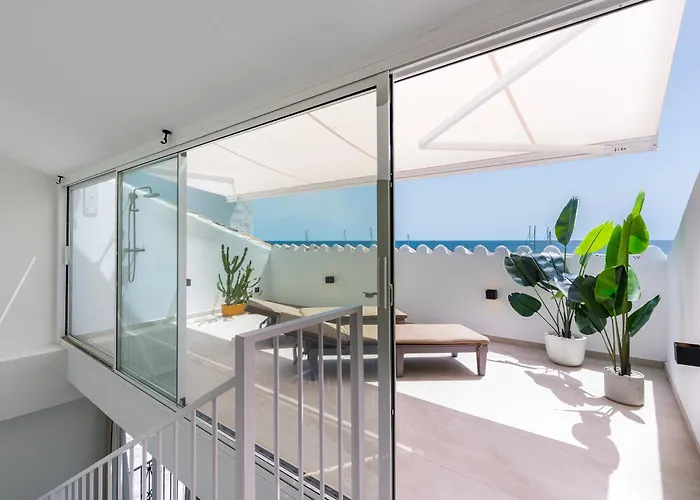 243-fully Renovated-puerto Banus Front Line Penthouse 马尔韦利亚