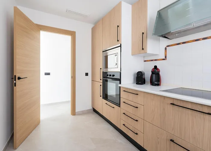 243-fully Renovated-puerto Banus Front Line Penthouse 马尔韦利亚
