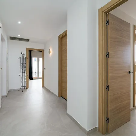 243-fully Renovated-puerto Banus Front Line Penthouse מארבלה