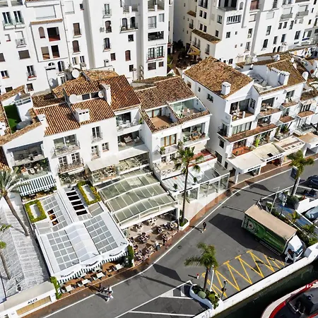 243-fully Renovated-puerto Banus Front Line Penthouse Appartement Marbella