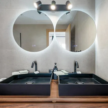 243-fully Renovated-puerto Banus Front Line Penthouse * מארבלה