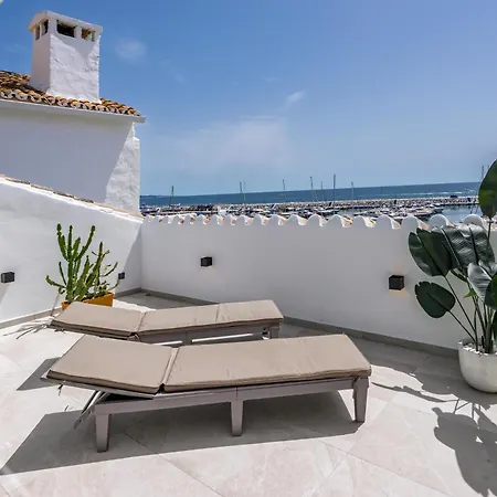 243-fully Renovated-puerto Banus Front Line Penthouse דירה מארבלה