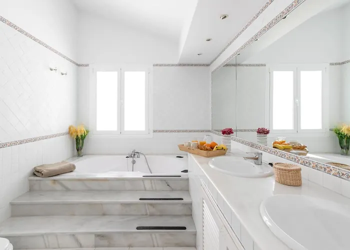 243-fully Renovated-puerto Banus Front Line Penthouse Lejlighed