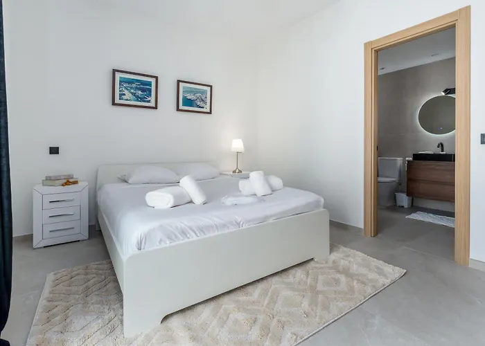 Lejlighed 243-fully Renovated-puerto Banus Front Line Penthouse Marbella
