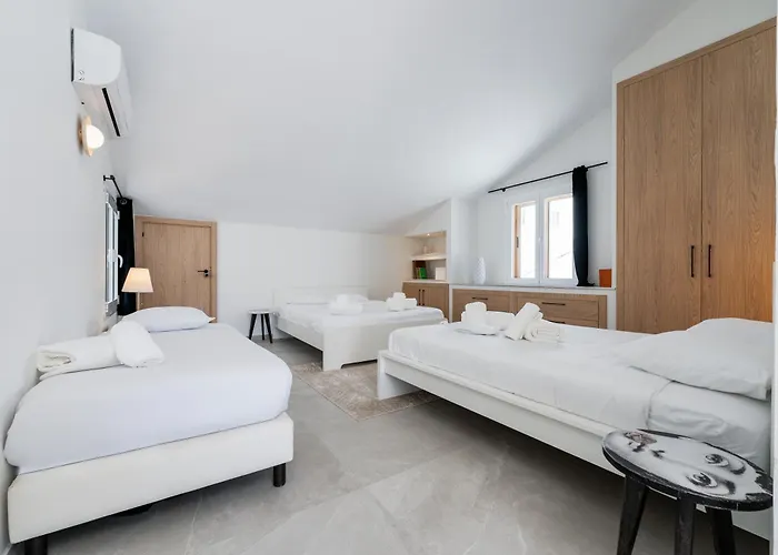 243-fully Renovated-puerto Banus Front Line Penthouse Lejlighed