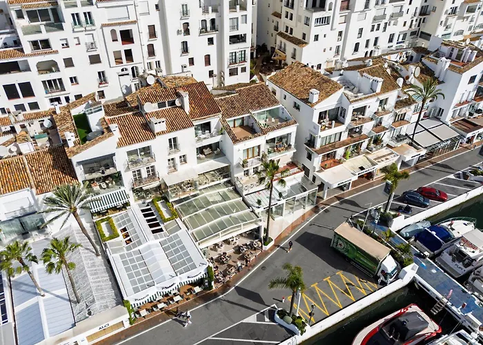 243-fully Renovated-puerto Banus Front Line Penthouse Lejlighed Marbella
