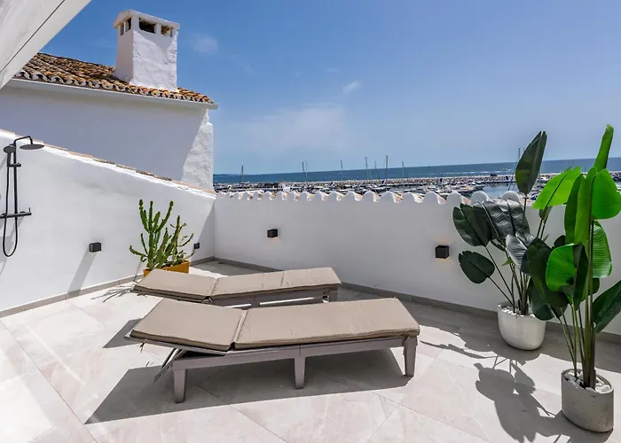 243-fully Renovated-puerto Banus Front Line Penthouse Appartamento Marbella