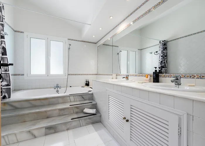 Lägenhet 243-fully Renovated-puerto Banus Front Line Penthouse *